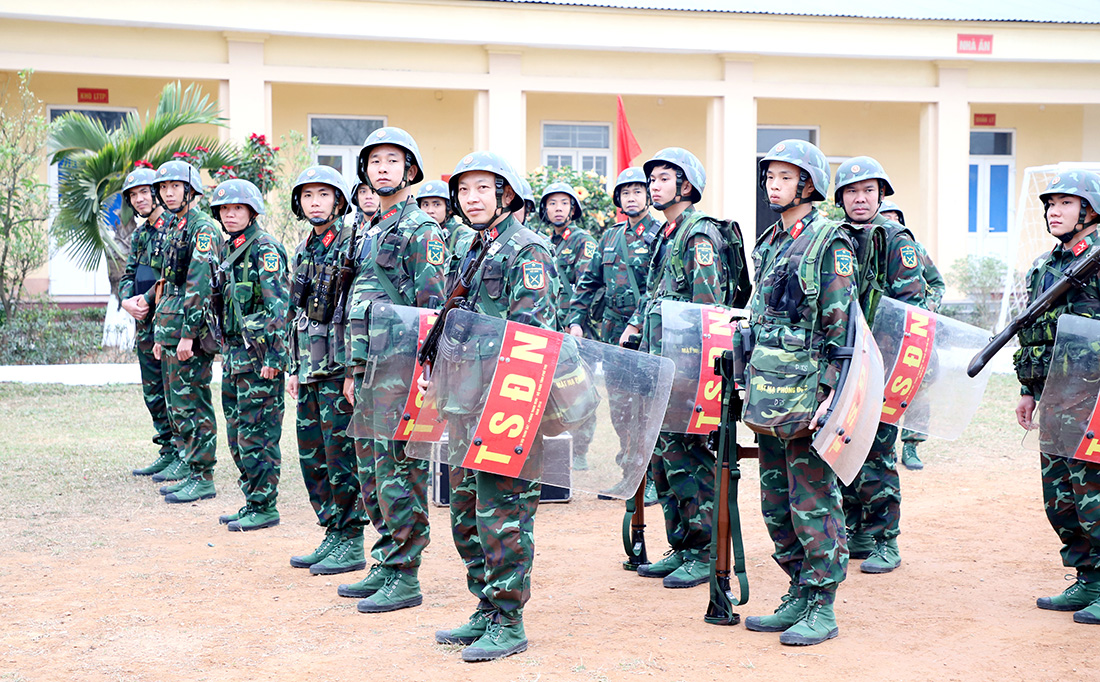 Bí thư Tỉnh ủy Bùi Minh Châu thăm, chúc Tết Đại đội Trinh sát - Cơ giới, Bộ CHQS tỉnh