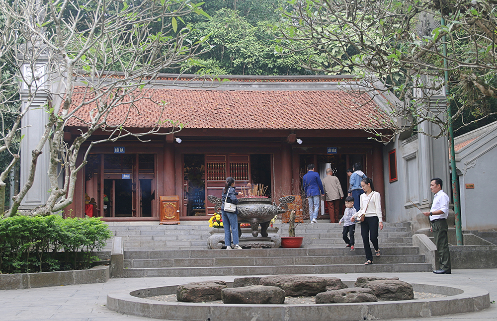 Year-End Pilgrimage to Hung Kings’ Temple