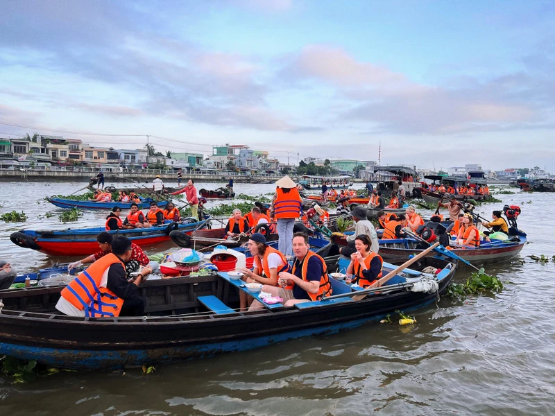 Ngày mới ở Cái Răng