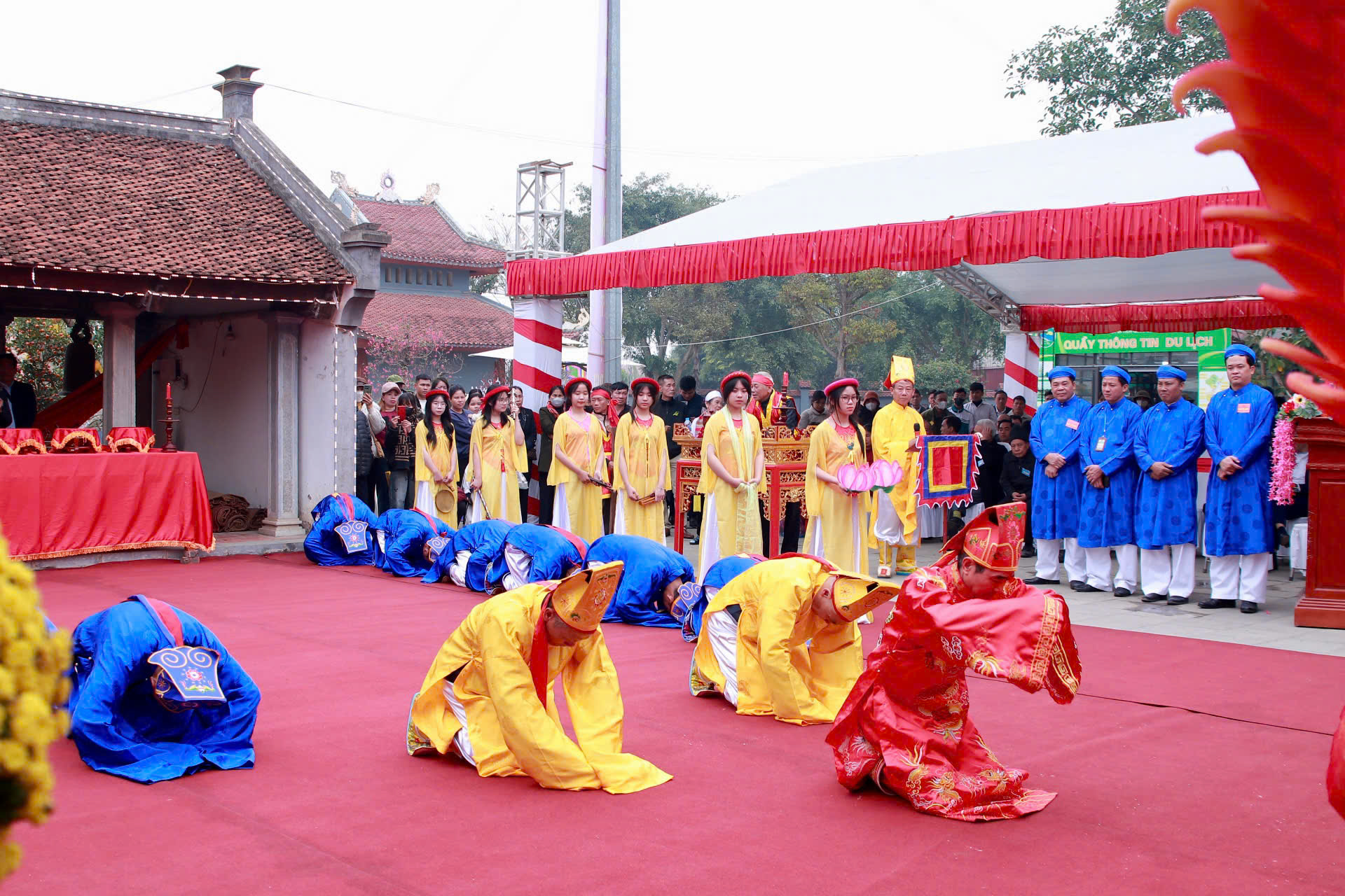 Khai hội Đền Lăng Sương