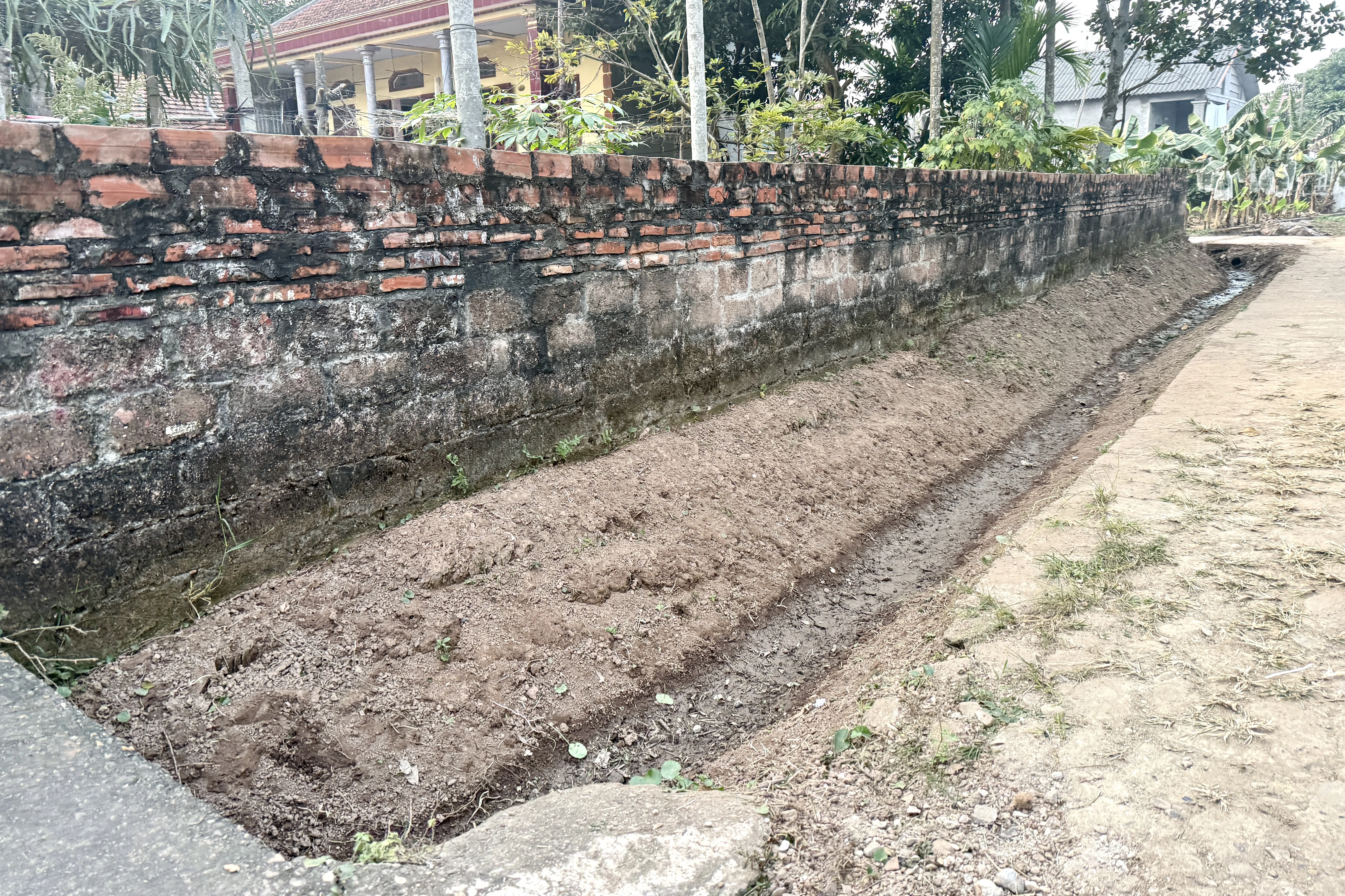 Khốn khổ với dự án đường nông thôn treo