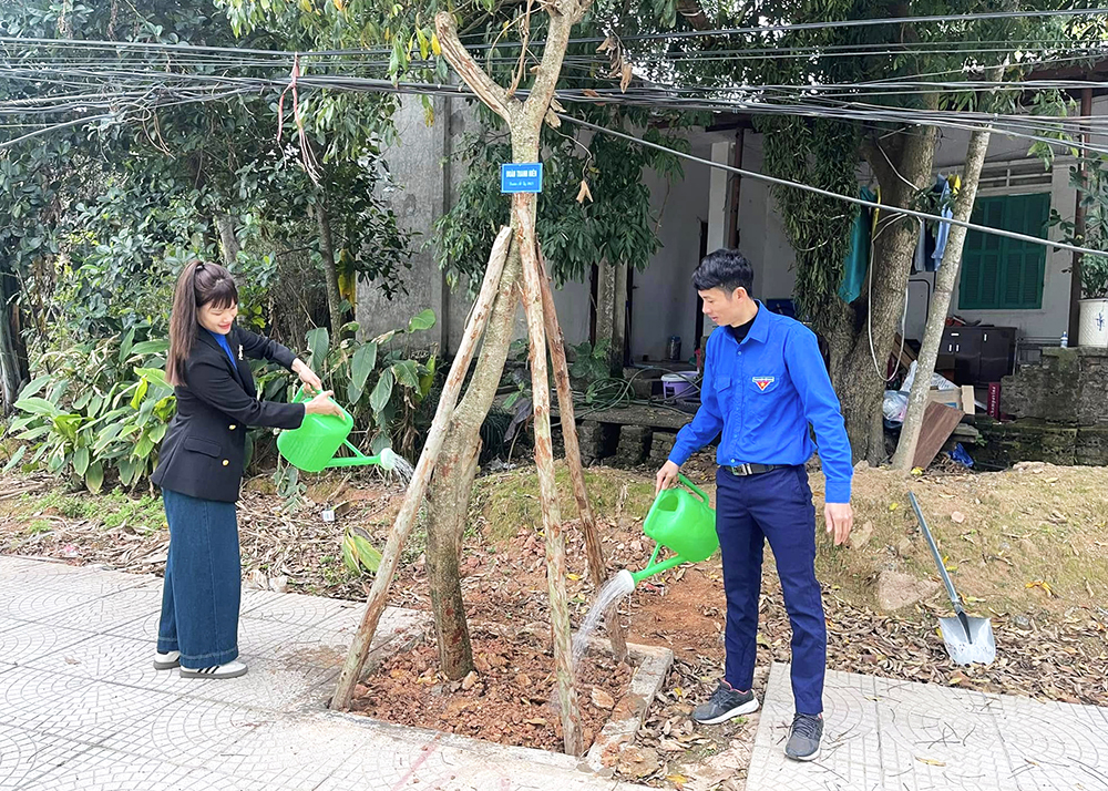 Tuổi trẻ Đất Tổ “Vì một Việt Nam xanh”