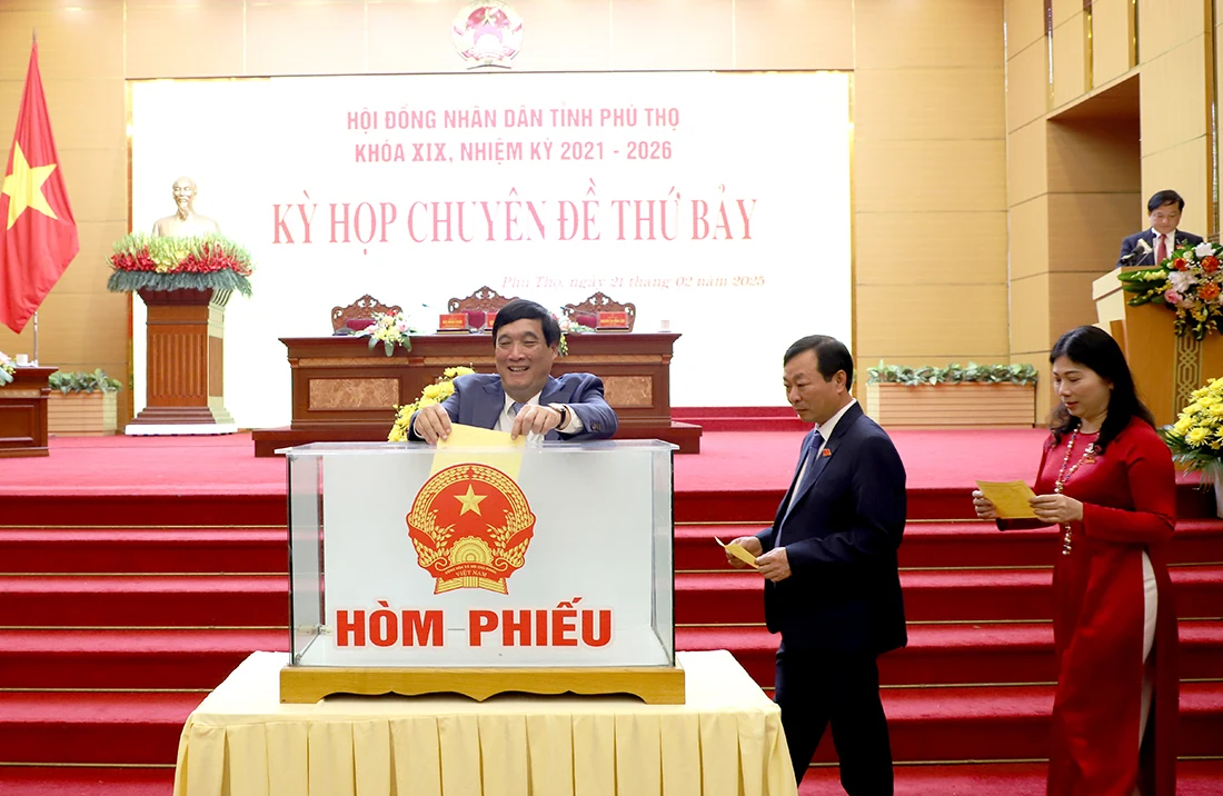Kỳ họp chuyên đề thứ Bảy - HĐND tỉnh khoá XIX: Miễn nhiệm, bầu bổ sung các chức vụ của HĐND và UBND tỉnh