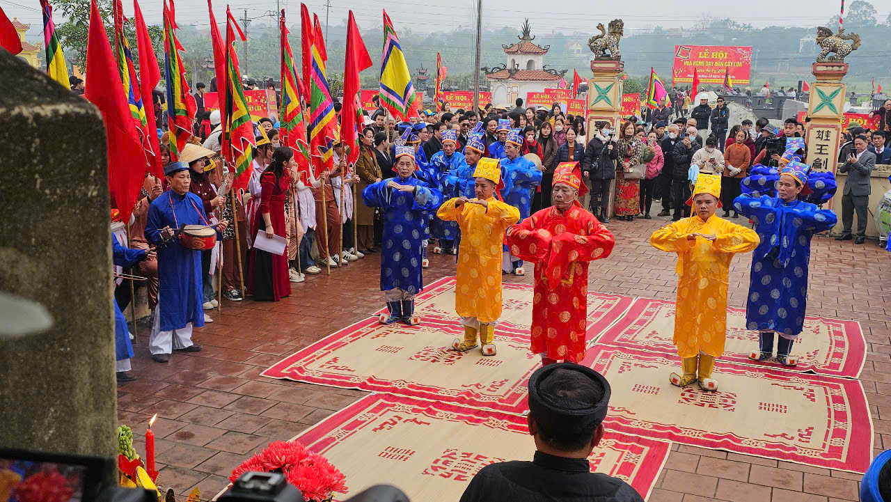 Hung Kings Teach Rice Planting Festival