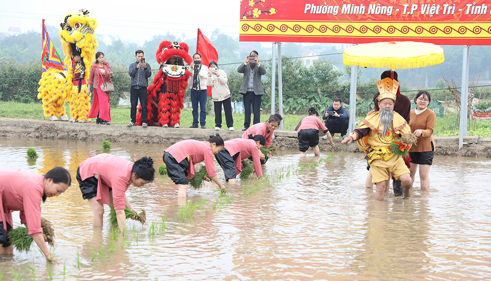 Hung Kings Teach Rice Planting Festival