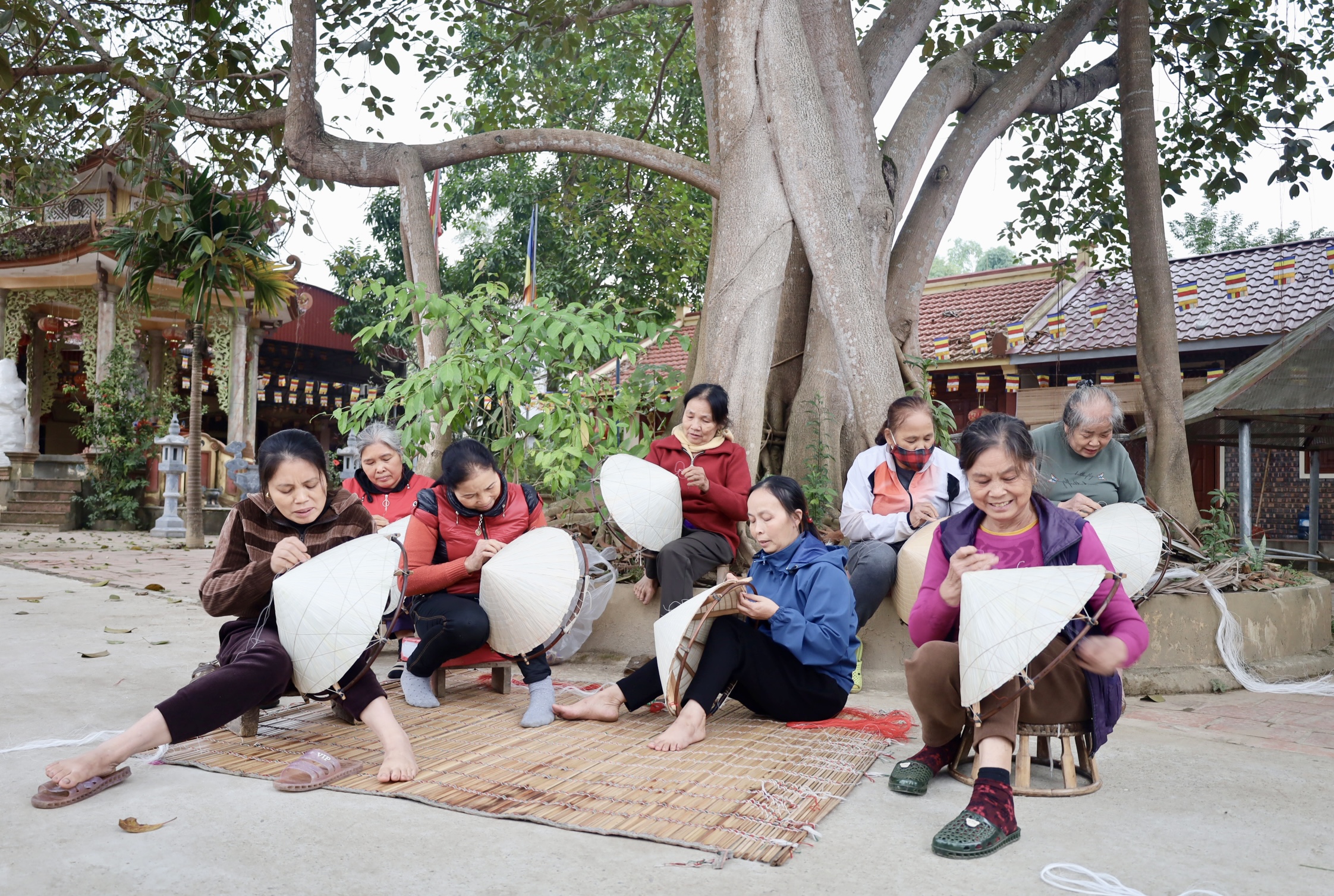 Nét đẹp làng nghề nón lá Sai Nga