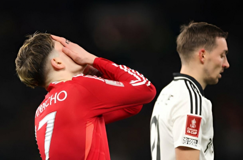 Sai lầm trên chấm 11m, MU bị Fulham đá bay khỏi FA Cup