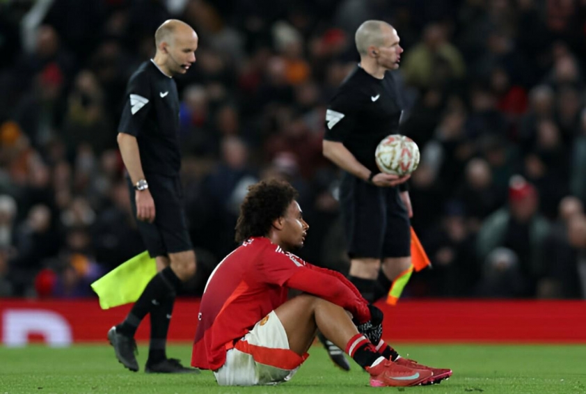 Sai lầm trên chấm 11m, MU bị Fulham đá bay khỏi FA Cup