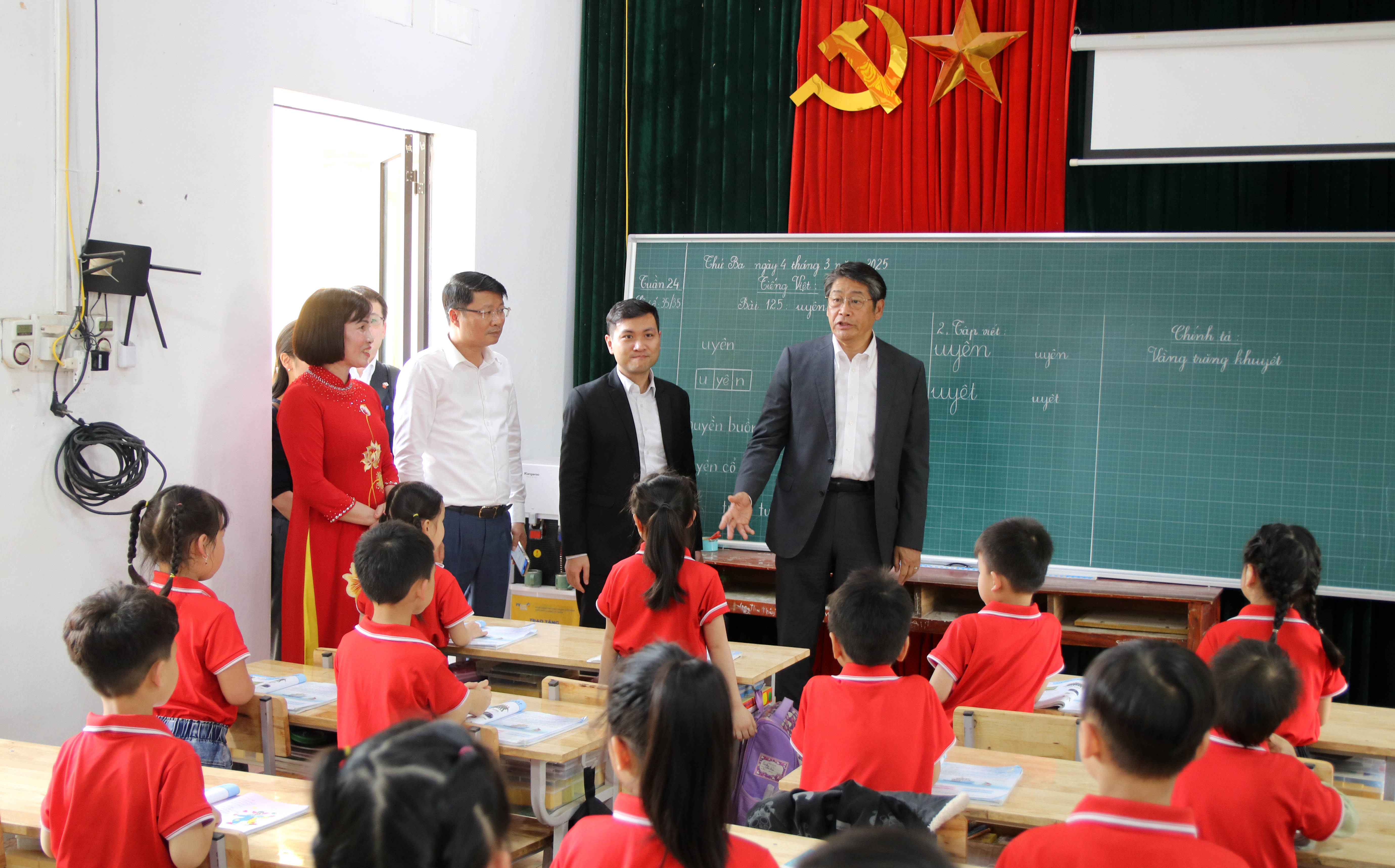 Signing of the Aid Contract for the construction of Hien Luong primary school, Ha Hoa district