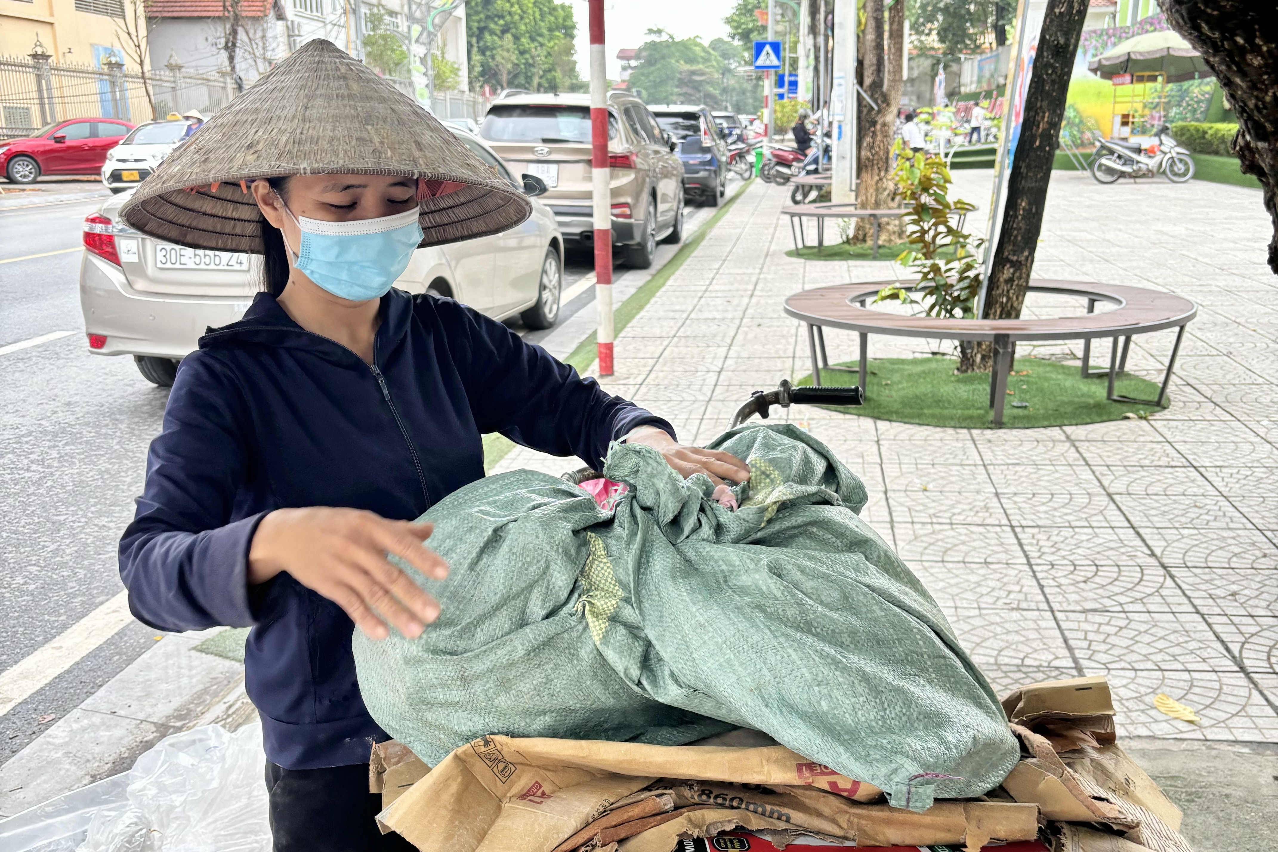 Nhọc nhằn mưu sinh trong ngày Quốc tế phụ nữ