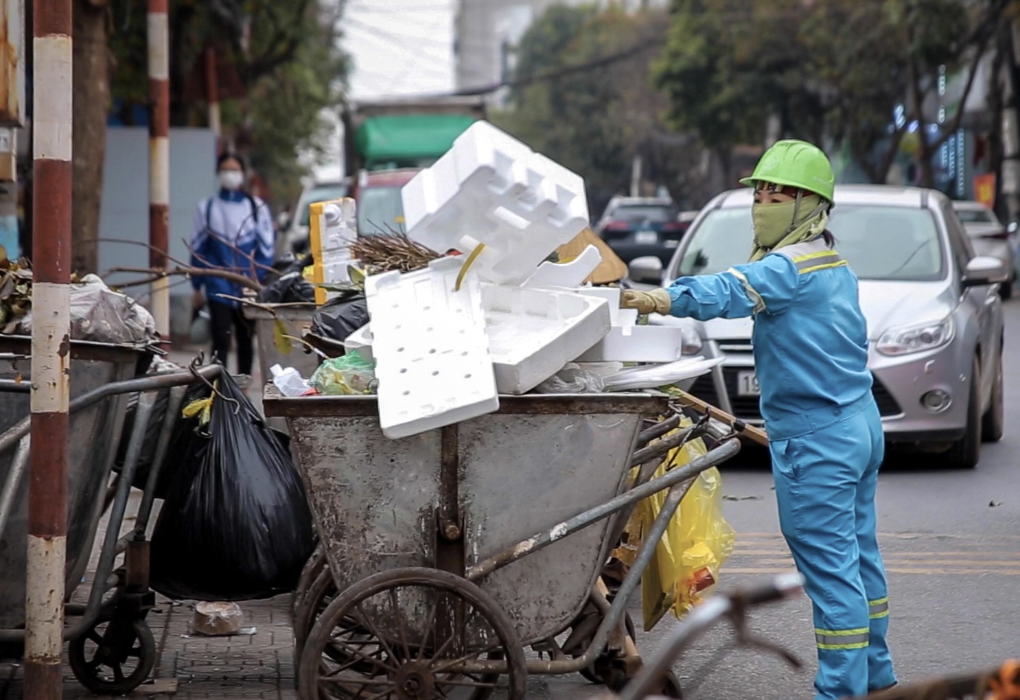 Nhọc nhằn mưu sinh trong ngày Quốc tế phụ nữ