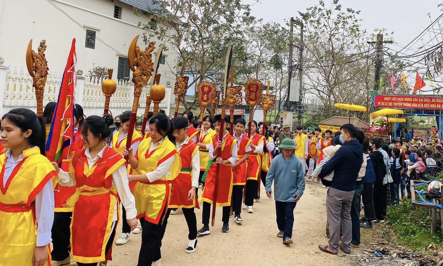 Traditional festival of Nha Ba Temple in Tien Du commune