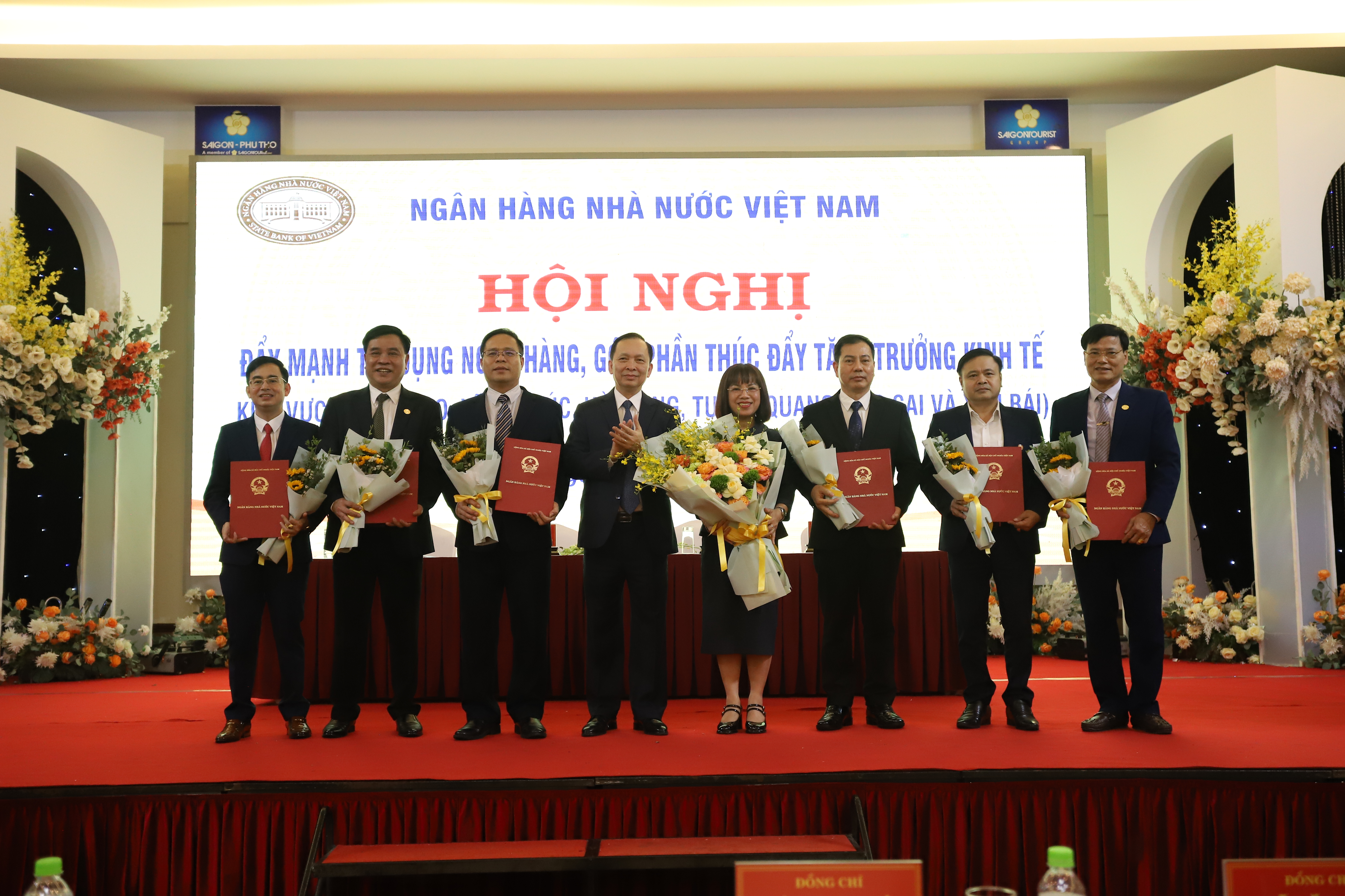 Đẩy mạnh tín dụng ngân hàng, góp phần thúc đẩy tăng trưởng kinh tế