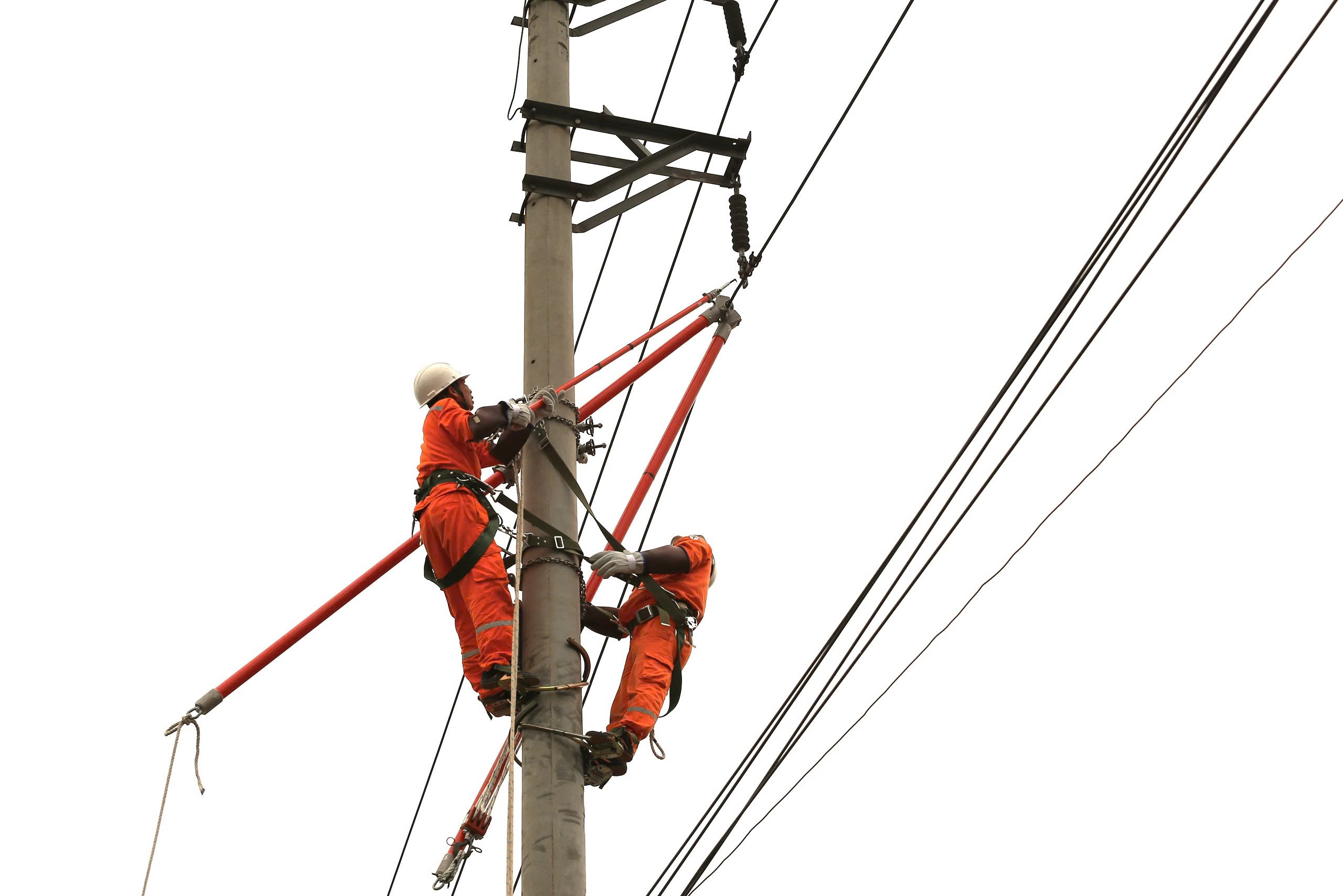 Kiểm tra sát hạch thi công Hotline trên lưới 35kV