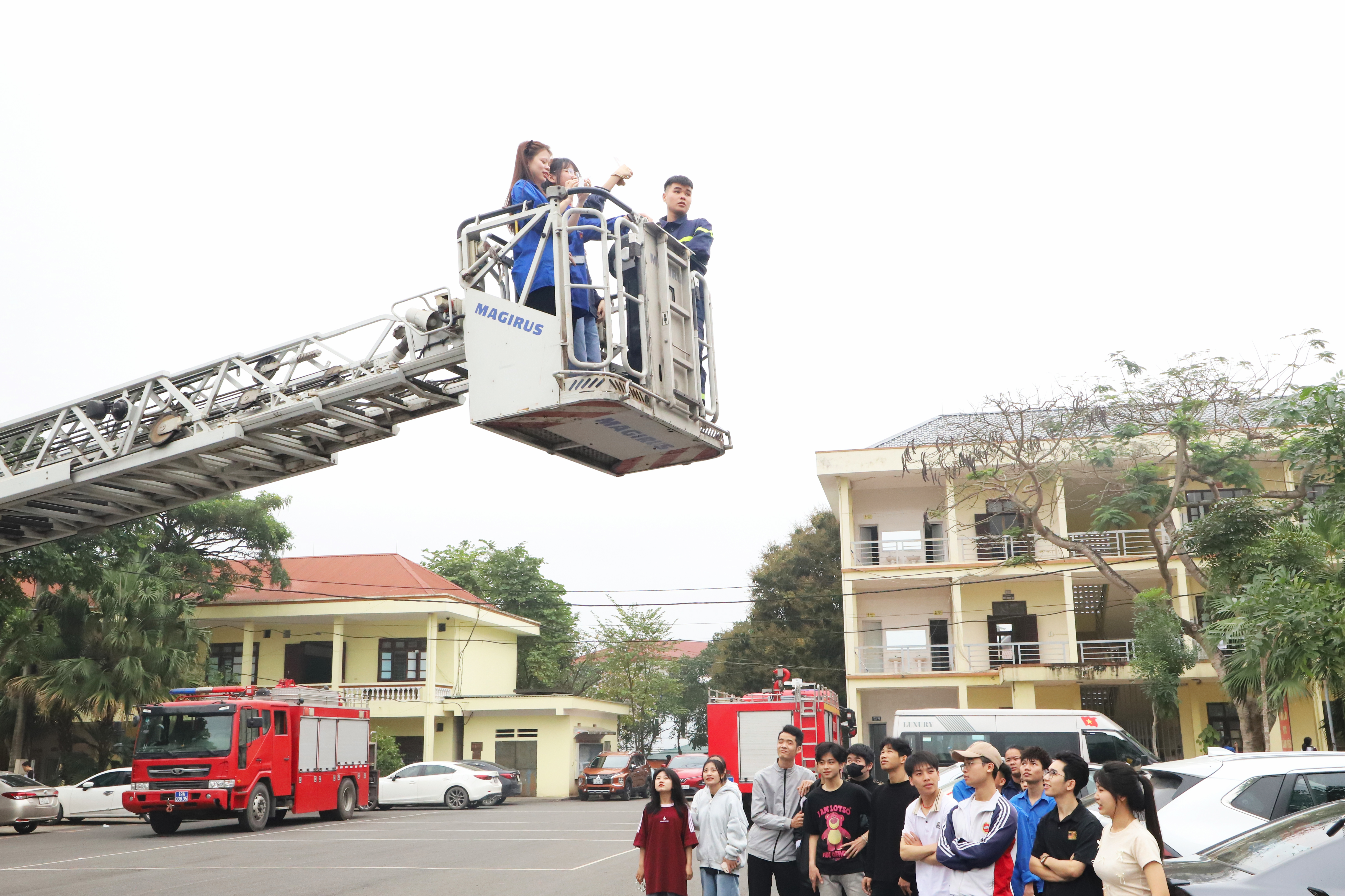 Tuyên truyền, trải nghiệm, thực hành chữa cháy và cứu nạn cứu hộ tại trường học