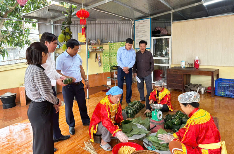 Lâm Thao: Sẵn sàng cho Hội thi gói, nấu bánh chưng và giã bánh giầy