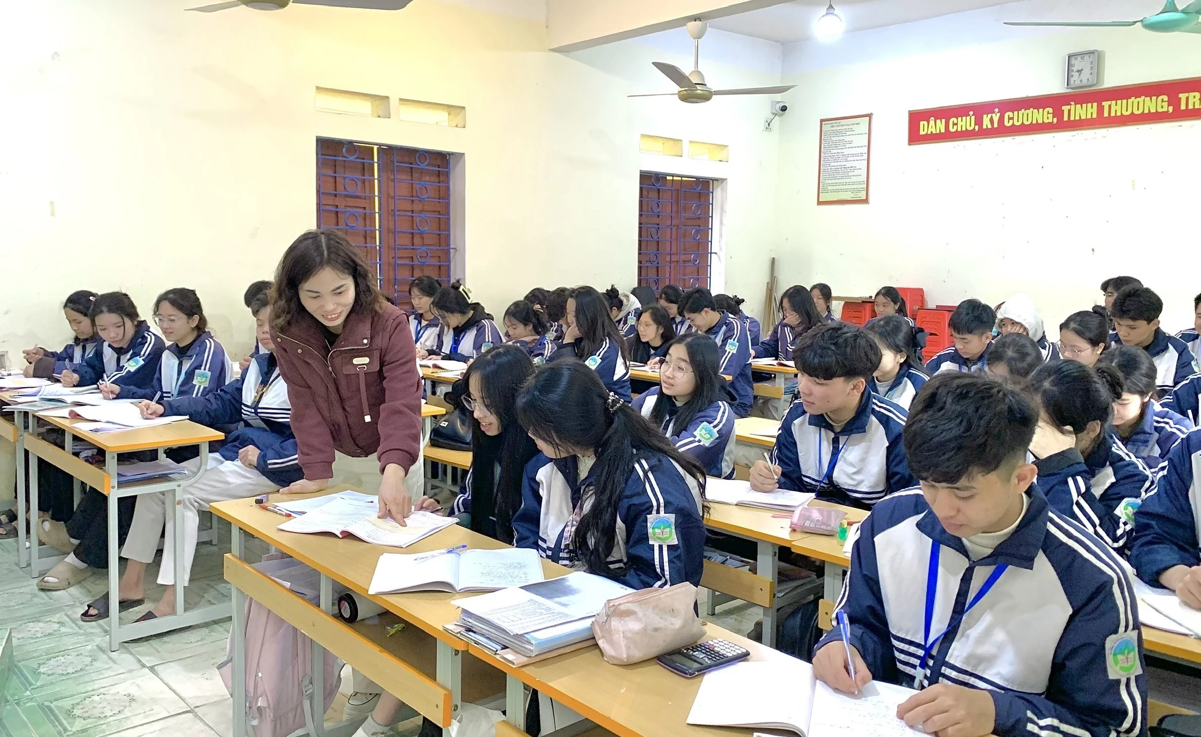 Ôn tập cho kỳ thi tốt nghiệp THPT năm 2025