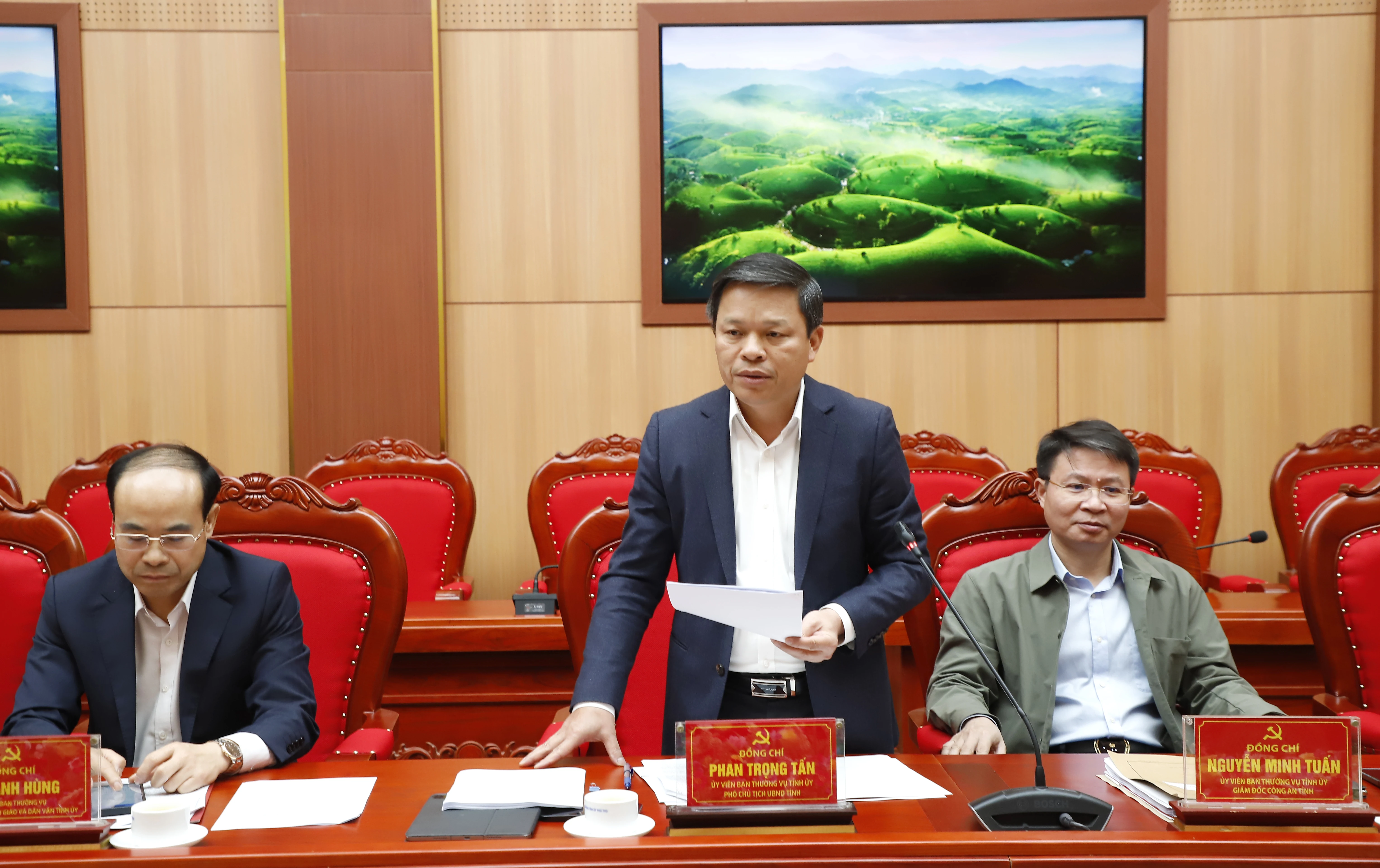Thông qua dự thảo Báo cáo kết quả kiểm tra đối với Ban Thường vụ Tỉnh ủy Phú Thọ