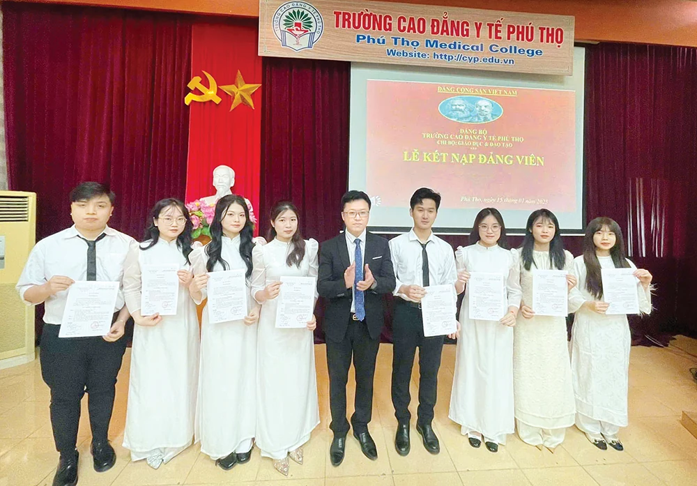 Tuổi trẻ Đất Tổ vững niềm tin với Đảng