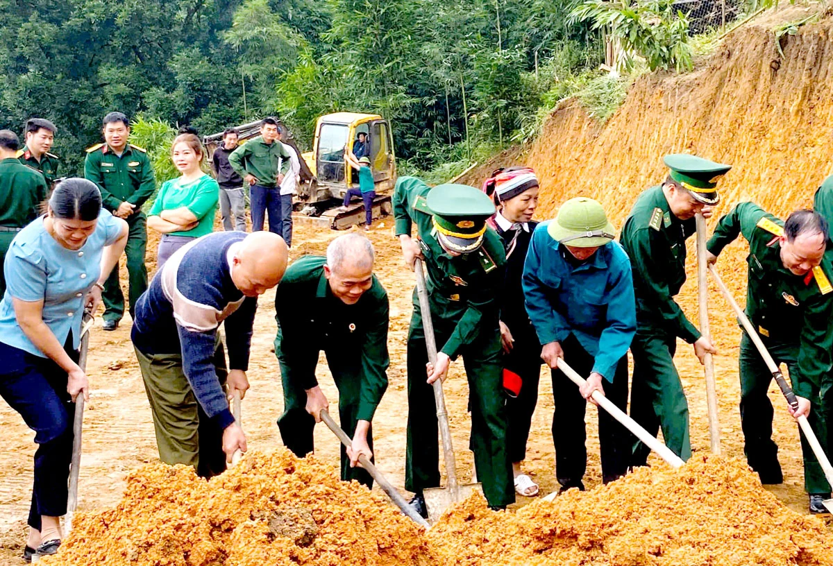 Những ngôi nhà ấm tình quân dân nơi biên cương