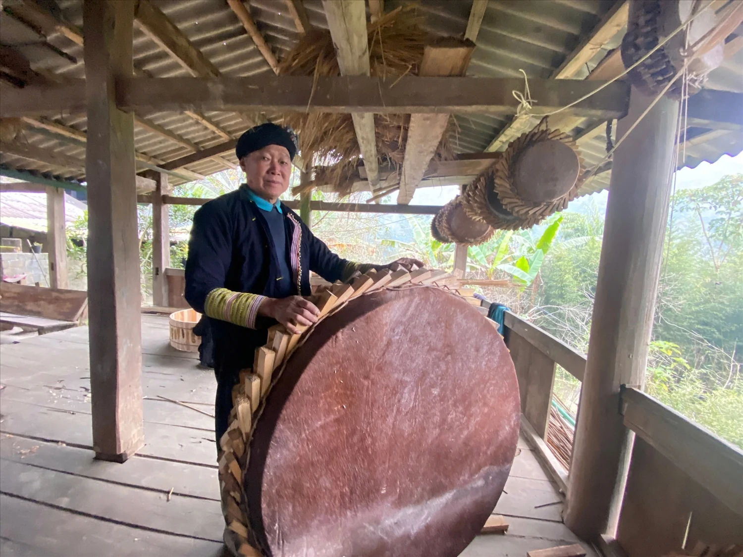Ngân vang tiếng trống nêm của đồng bào Dao đỏ