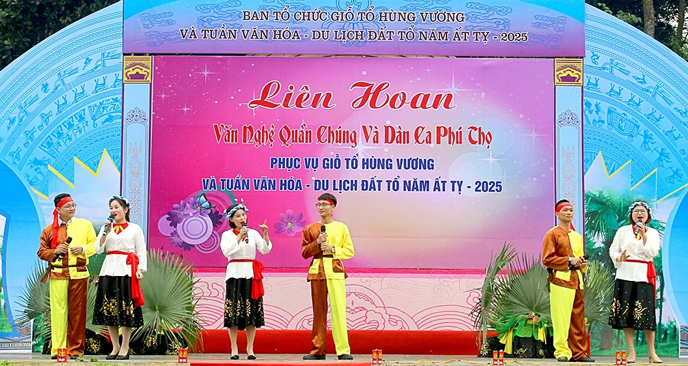 Khai mạc Liên hoan Văn nghệ quần chúng và Dân ca Phú Thọ