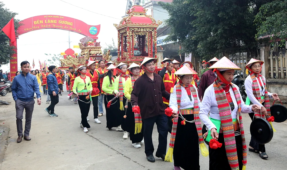 The worship of Hung Kings through traditional festivals