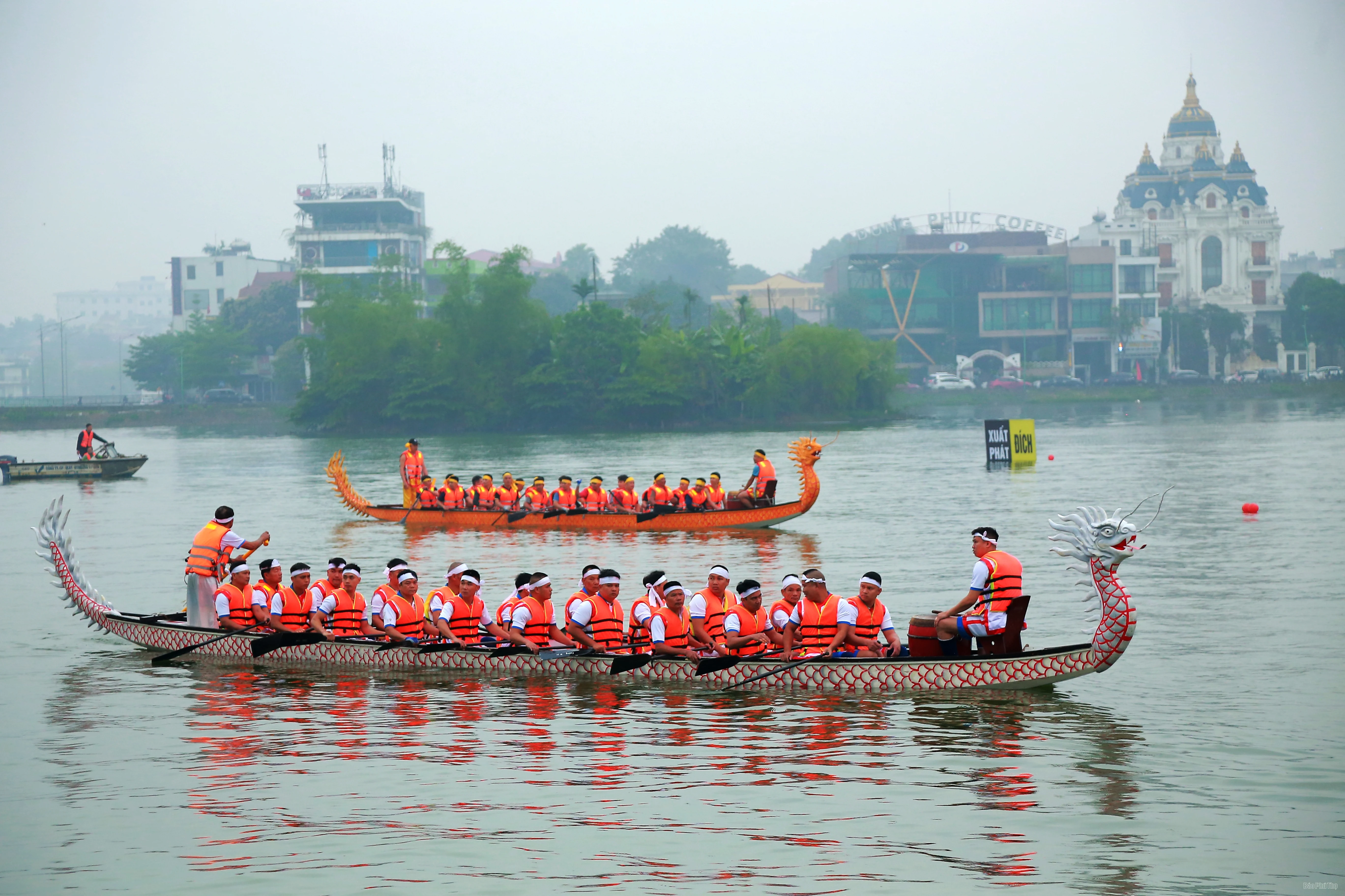 Bạch Hạc vô địch giải Bơi chải thành phố Việt Trì mở rộng