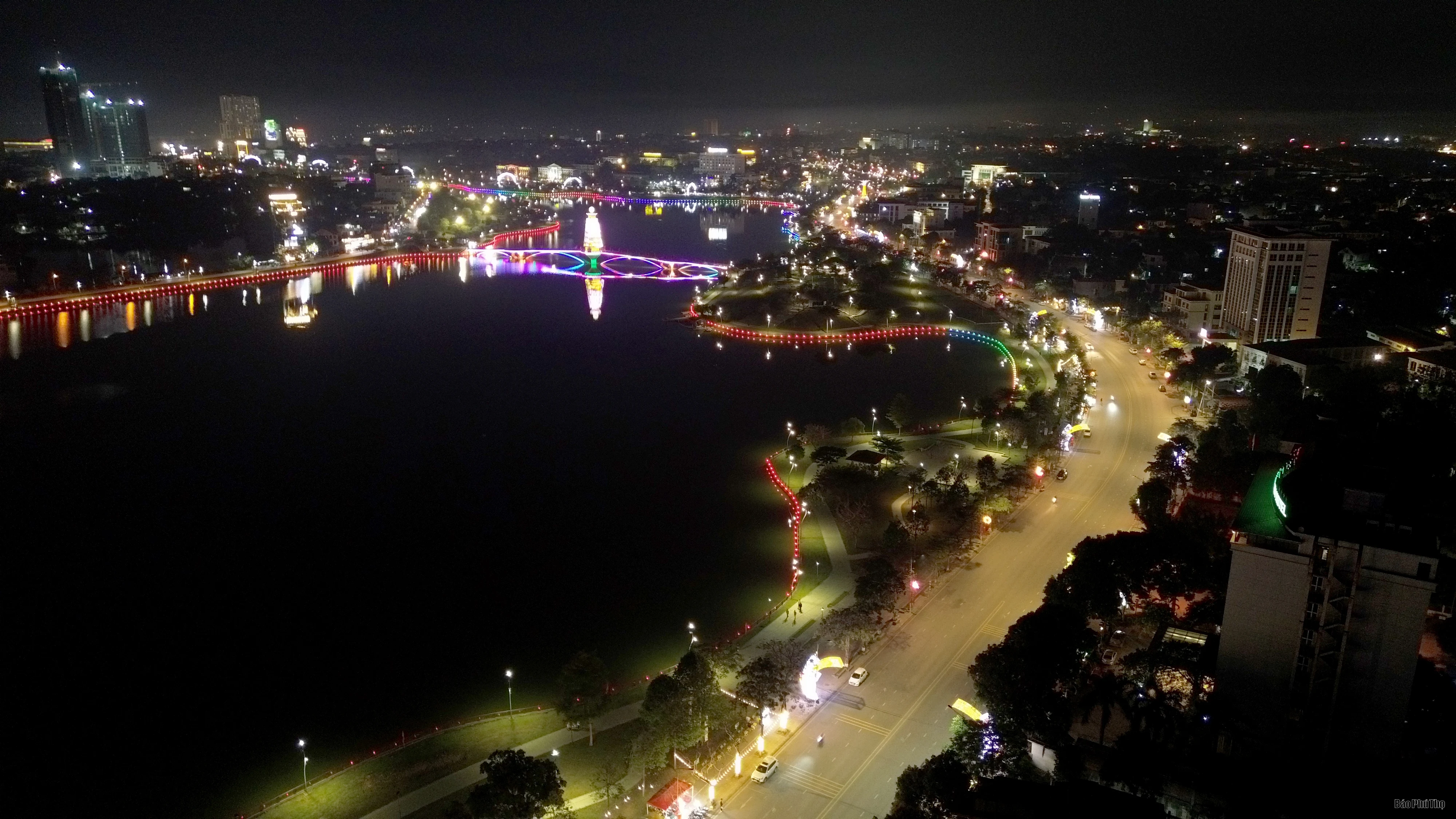 Lung linh đêm Việt Trì