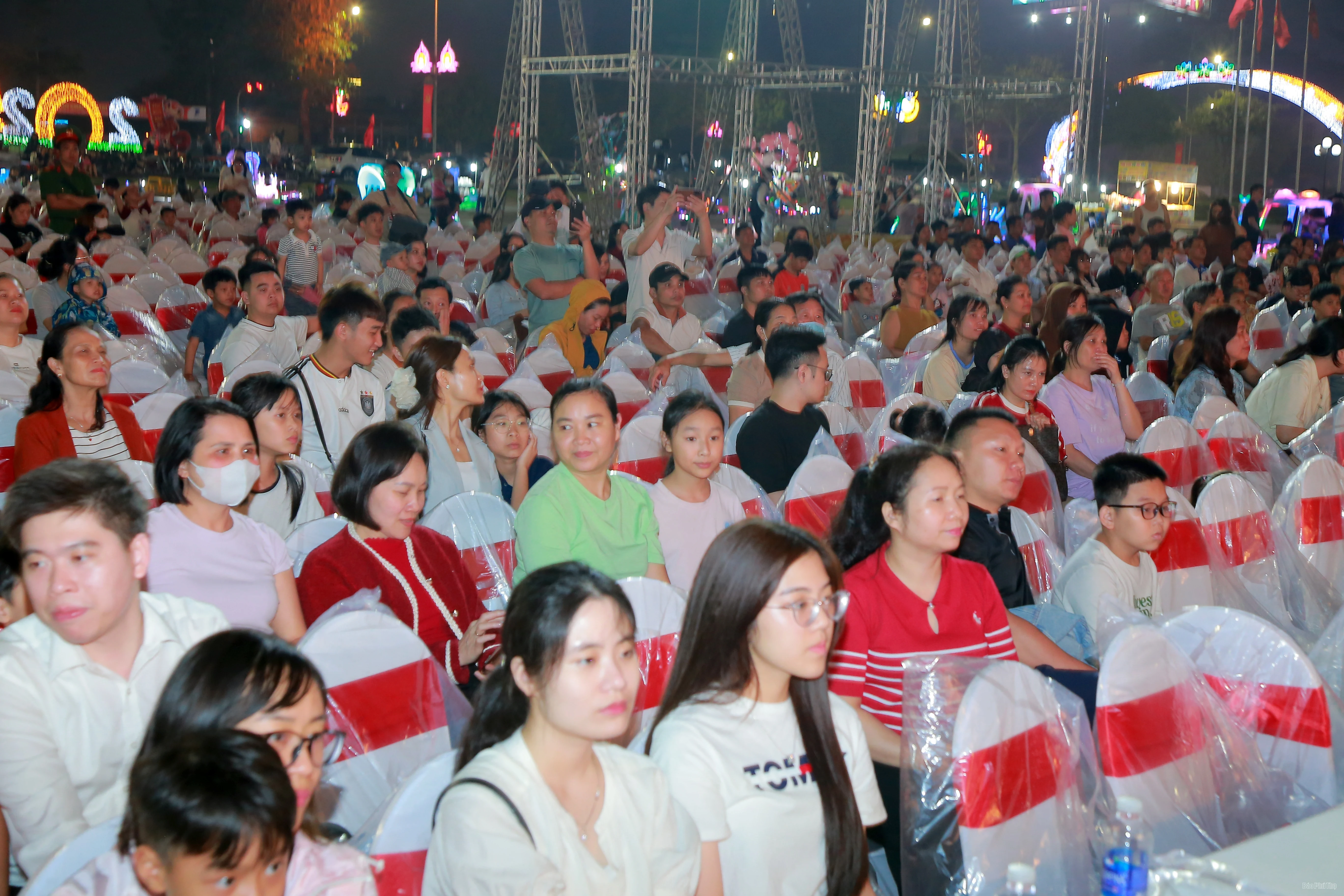 Lung linh đêm Việt Trì