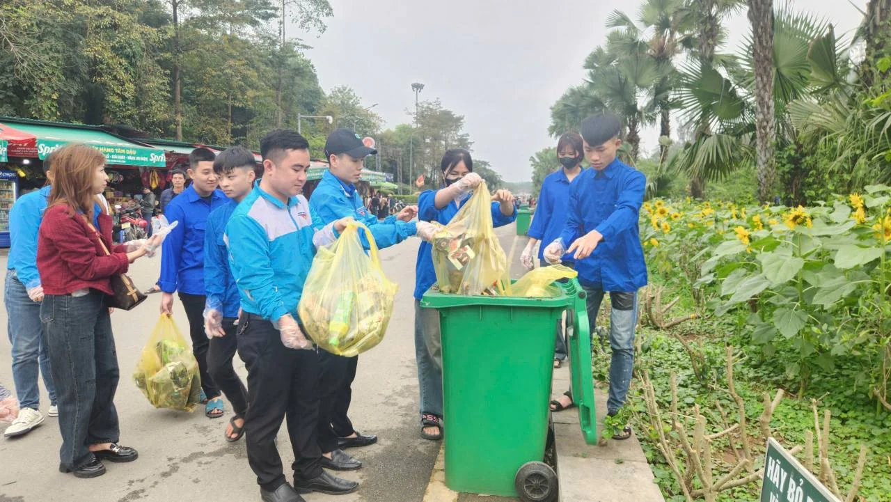 Đảm bảo cảnh quan môi trường dịp lễ hội