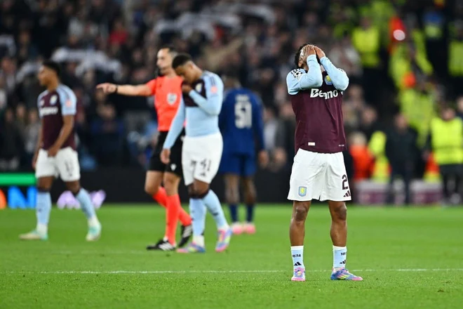 Barcelona và PSG giành vé vào bán kết Champions League