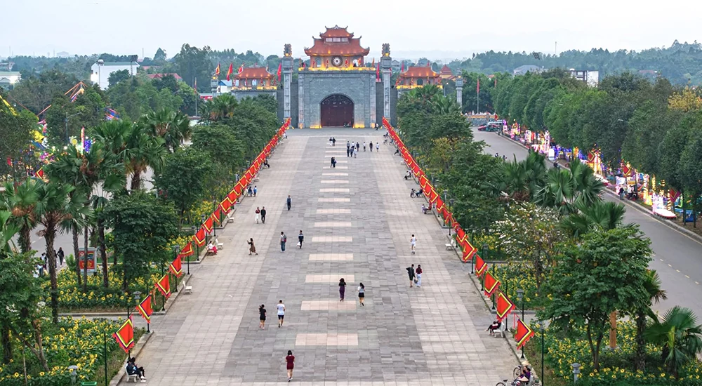 Thiêng liêng cội nguồn dân tộc
