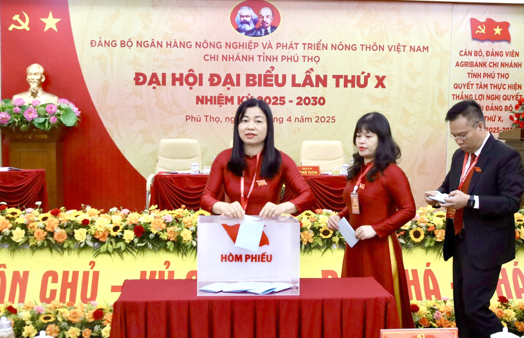 Đại hội đại biểu Đảng bộ Agribank Chi nhánh tỉnh Phú Thọ lần thứ X