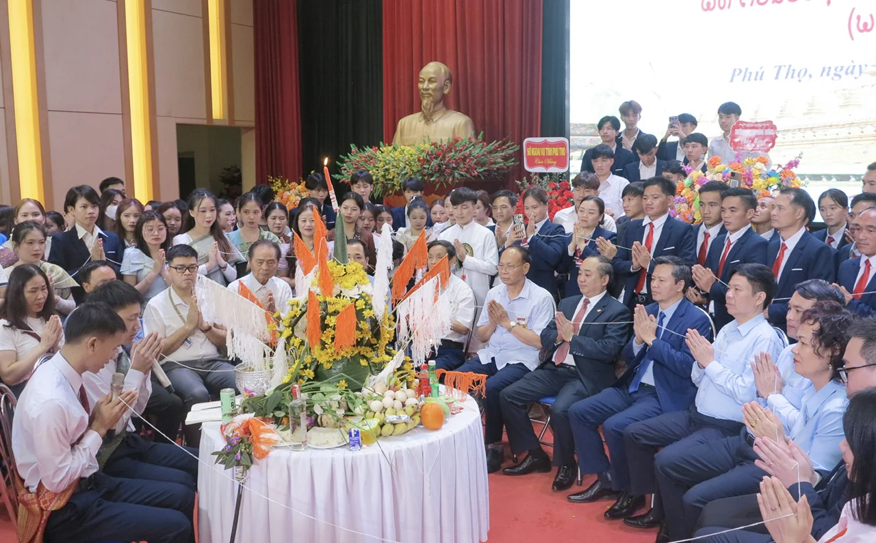 Hung Vuong University Celebrates Lao Traditional New Year Bunpimay 2025