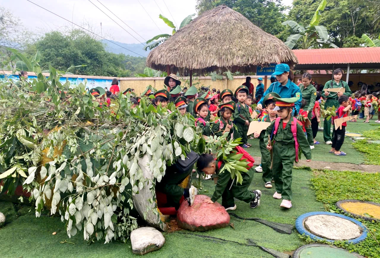 Hoạt động trải nghiệm: “Chúng tôi là chiến sĩ”
