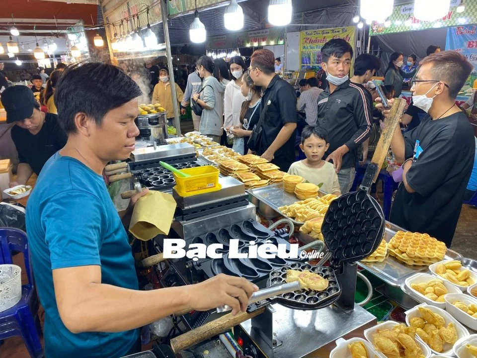 Thi đua phát triển và​ nâng chất du lịch