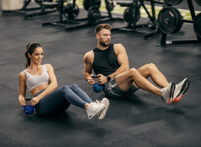 5 bài tập cốt lõi tạo hình cơ bụng 6 múi mà không cần gập bụng