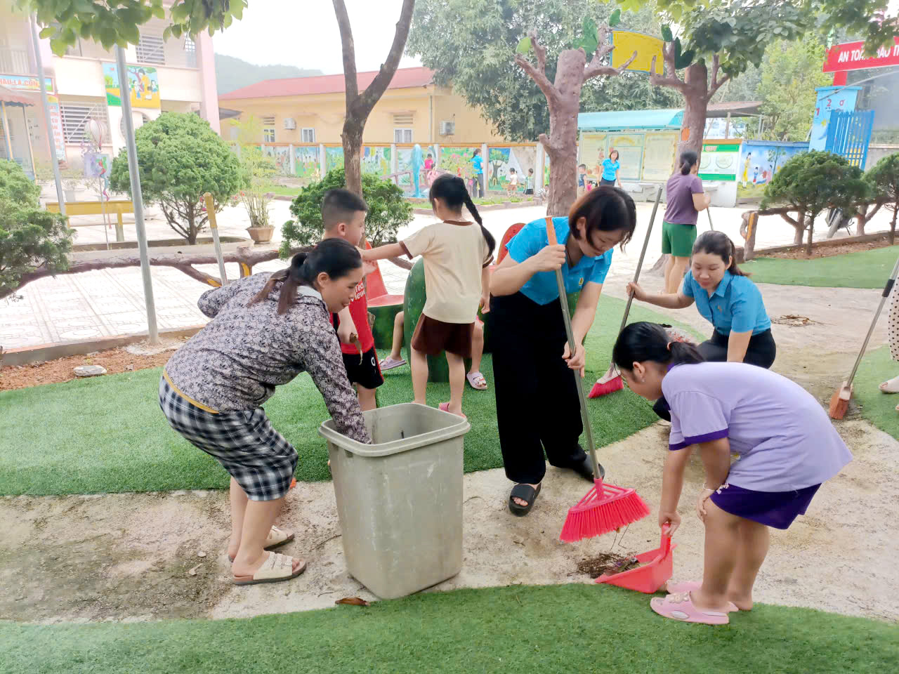 “Sạch từ trường học - Xanh từ hành động nhỏ”
