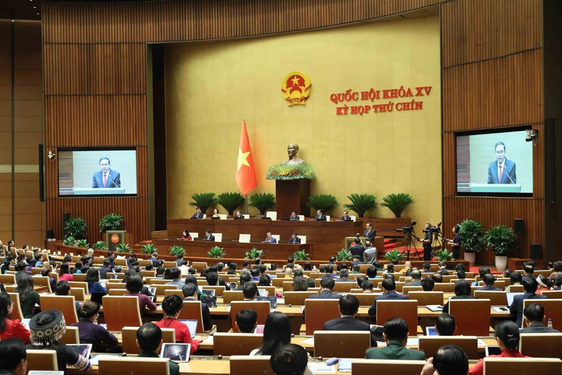 Quốc hội họp phiên toàn thể, thảo luận tại hội trường về dự thảo Luật Nhà giáo
