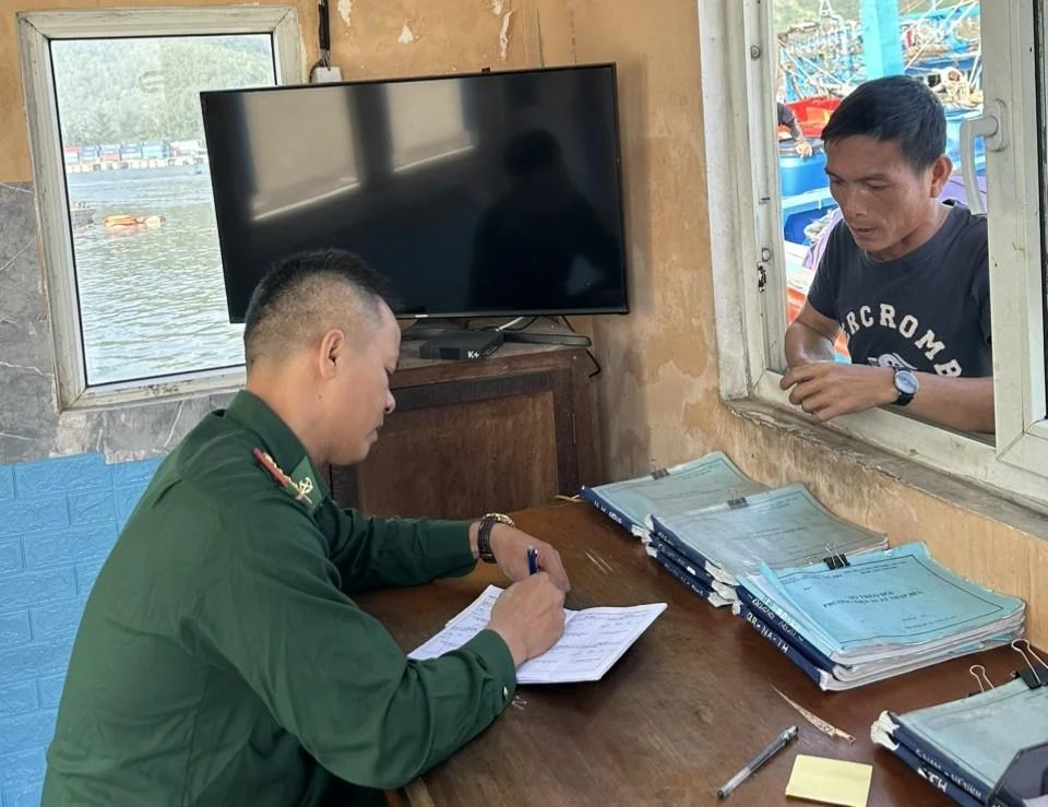 Đồng hành cùng ngư dân miền Trung trên hành trình bám biển, vươn khơi