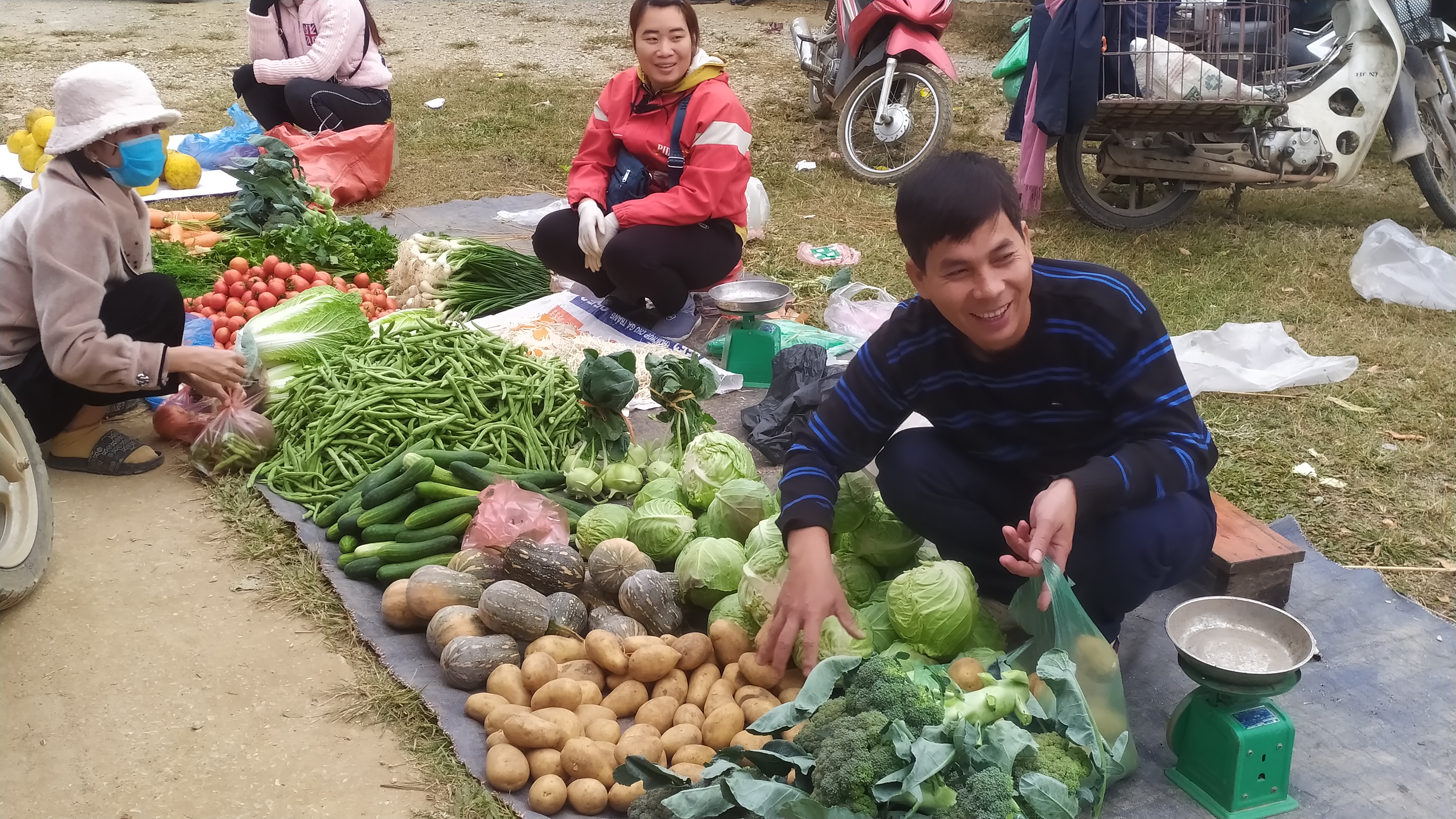 Giá cả thị trường ngày 18/5/2025