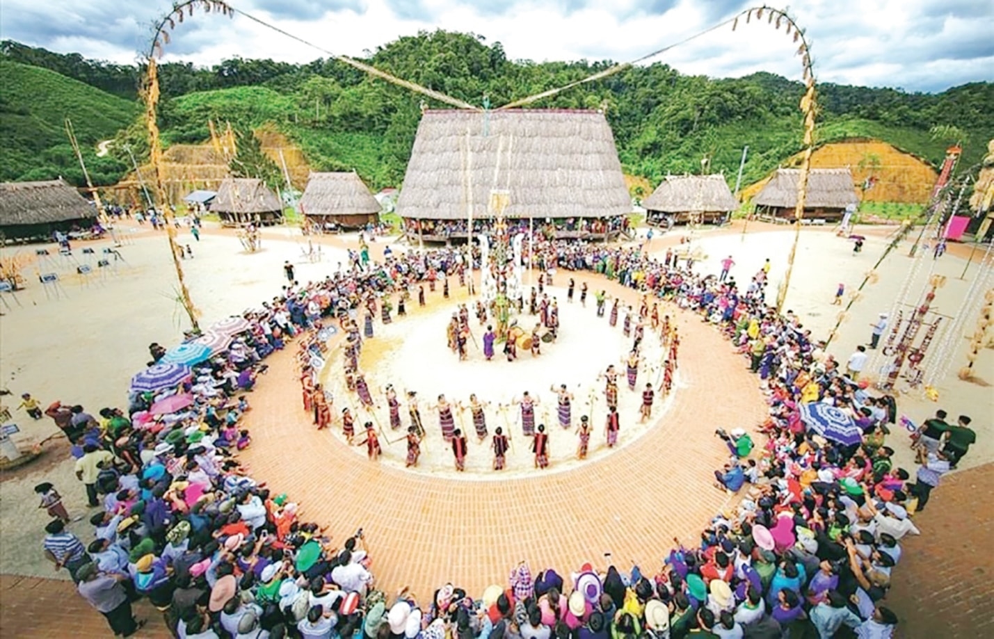 Tiếng rừng tiếng núi, tiếng tâm tư...