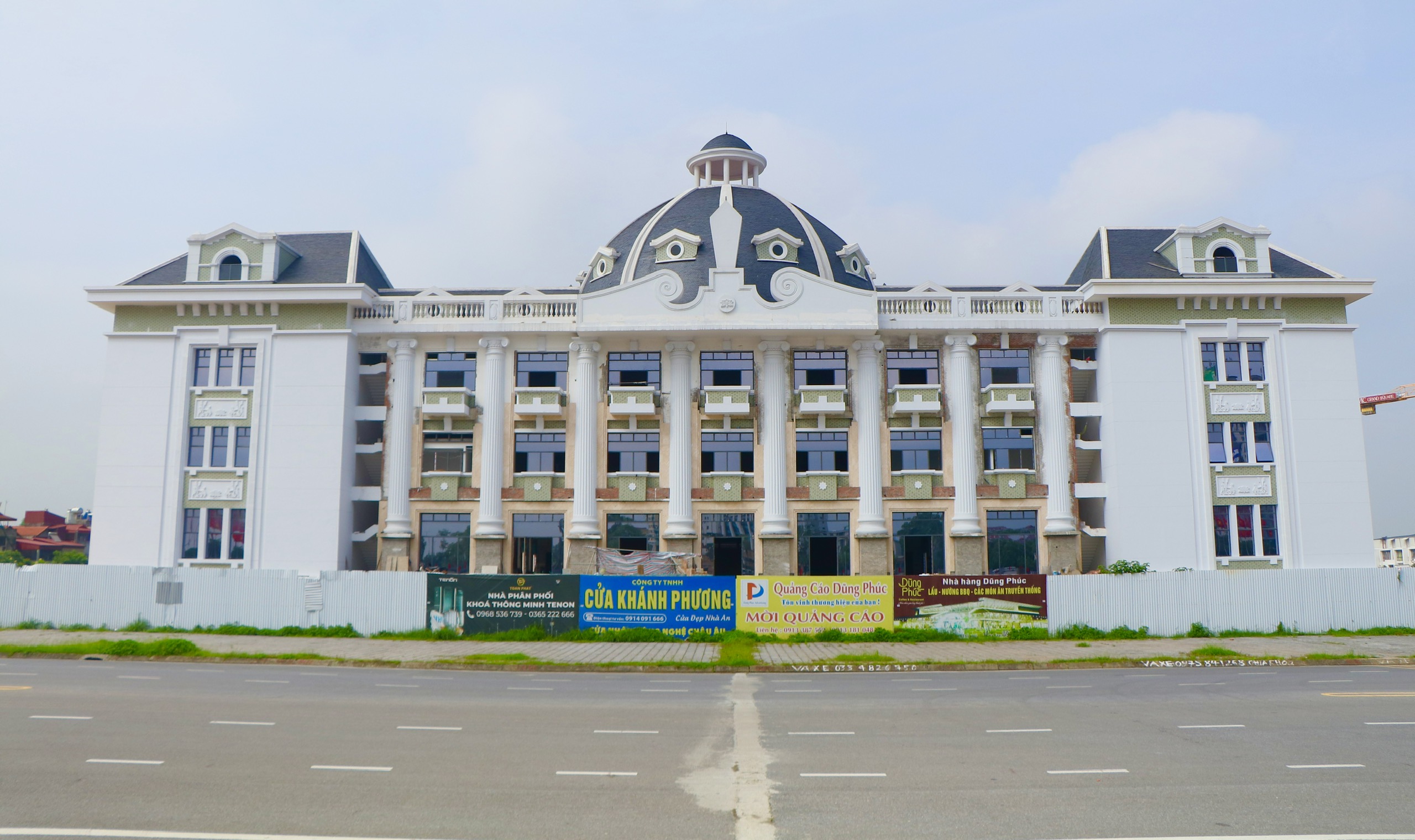 Cận cảnh các hạng mục đang dần hoàn thiện của Nhà Văn hóa nghệ thuật tỉnh