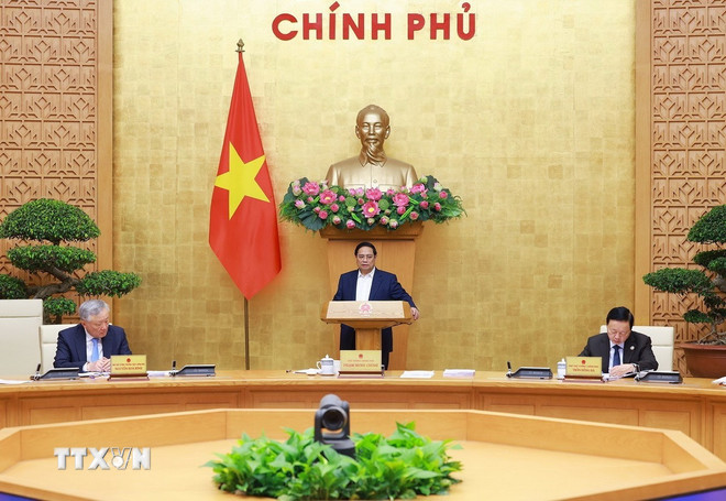 Thủ tướng: Biểu dương tinh thần “làm ngày, làm đêm, làm thêm ngày nghỉ”