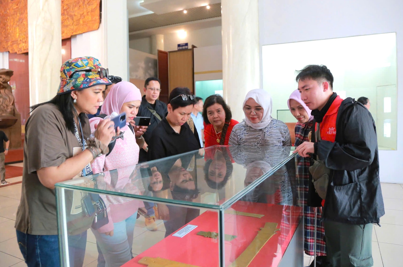 Surveying tourism products for international visitors