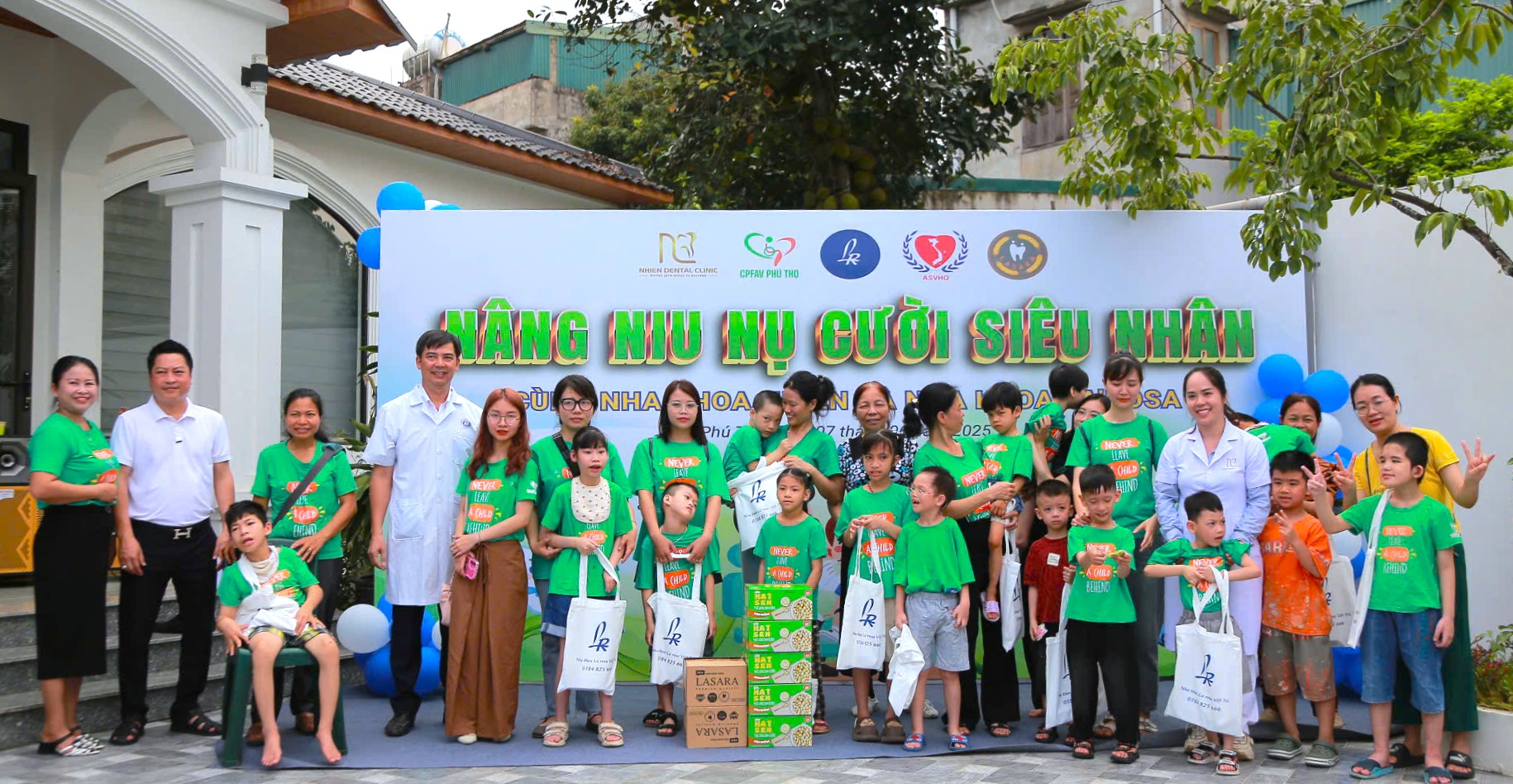 Chương trình “Nâng niu nụ cười siêu nhân”