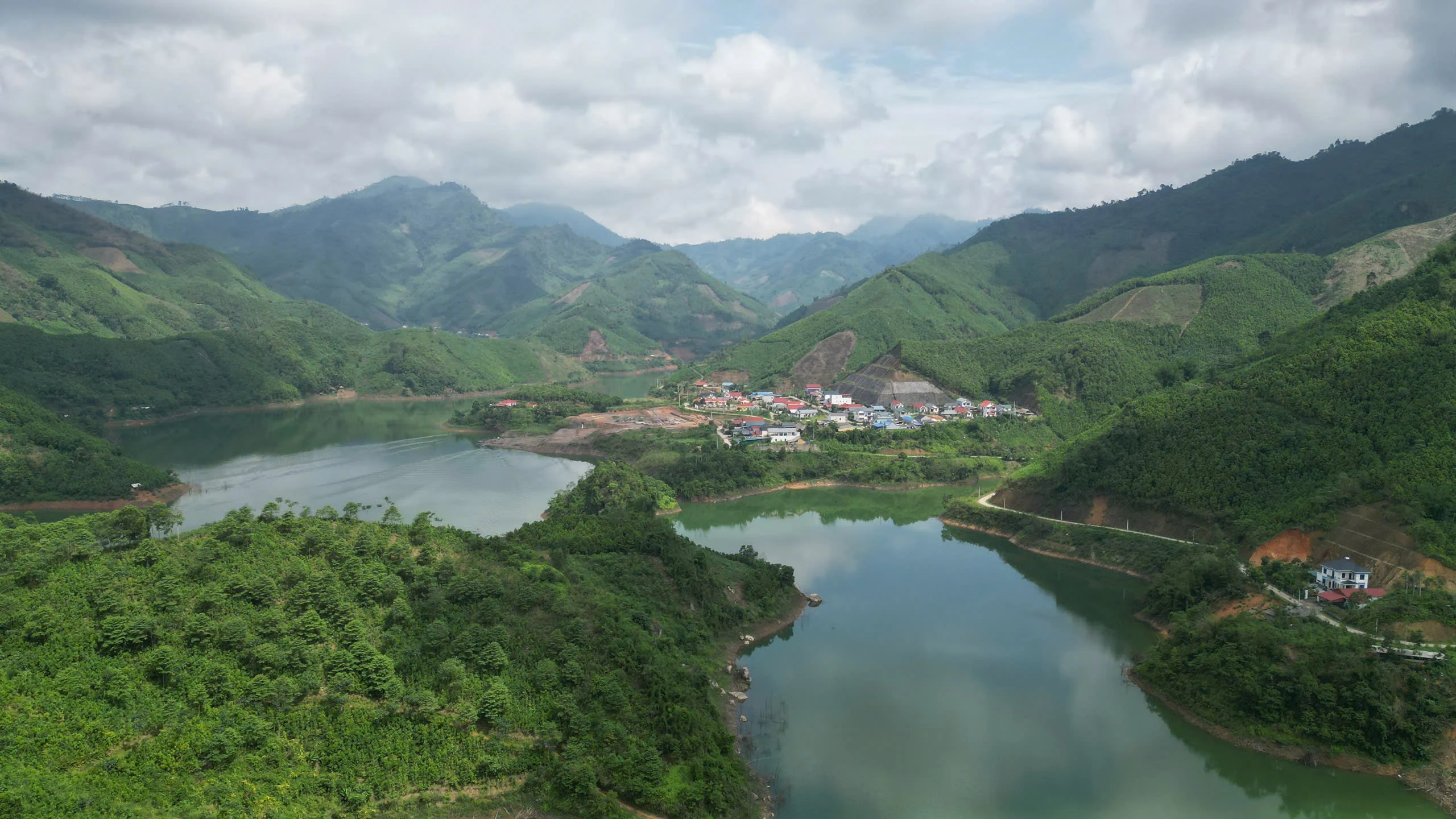 Overview of Ngoi Gianh reservoir