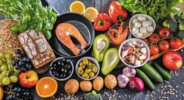 Chế độ ăn lành mạnh giúp giảm cân và hạ huyết áp