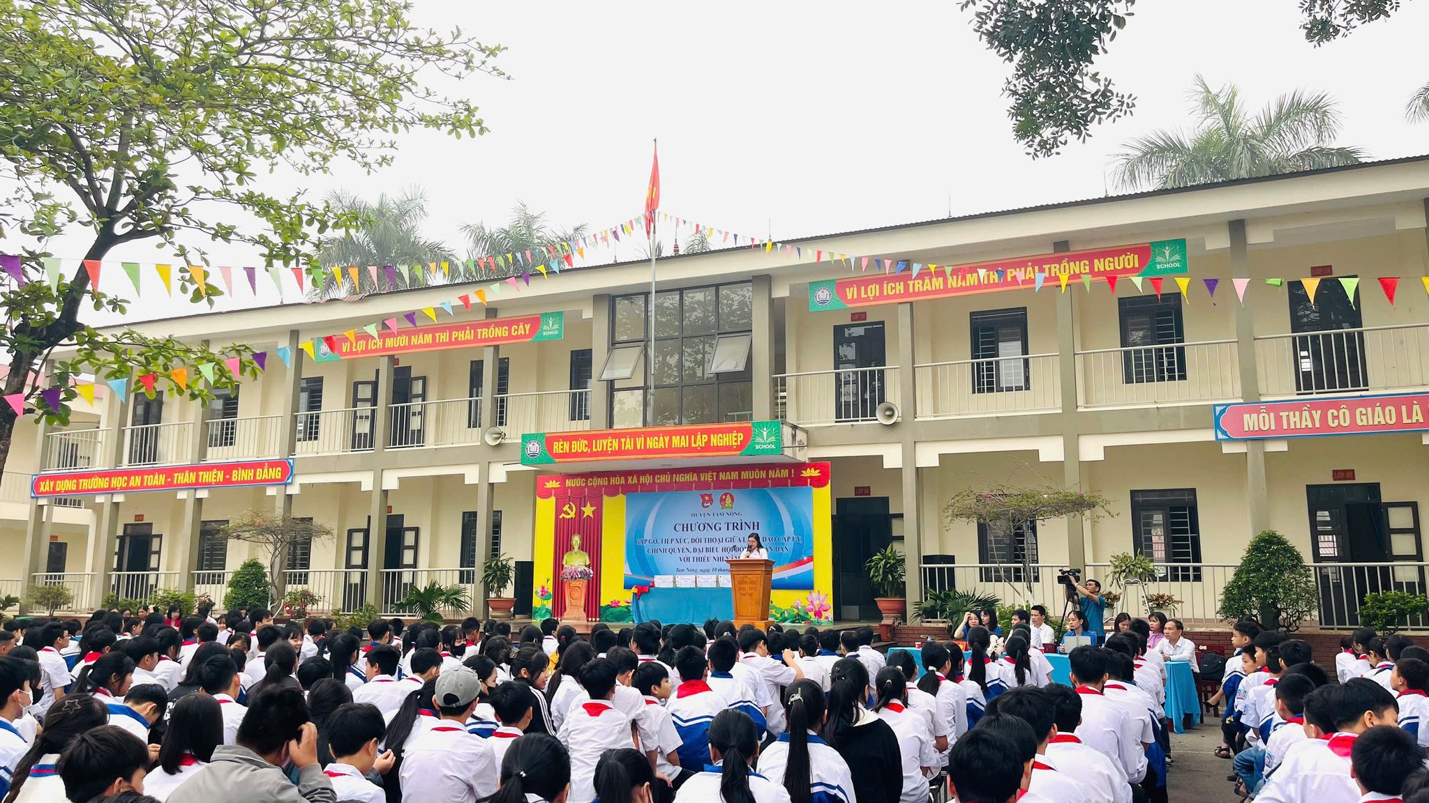 Thúc đẩy quyền tham gia của trẻ em